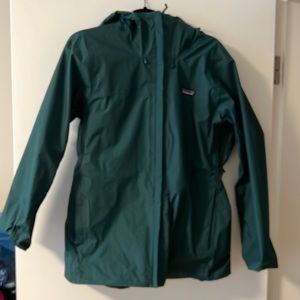 Patagonia Torrentshell 3L jacket women’s large in Dark Borealis Green